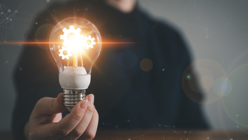 Inovação em sala de aula: descubra com Sérgio Bento De Araújo como unir criatividade e tecnologia na formação de alunos protagonistas.