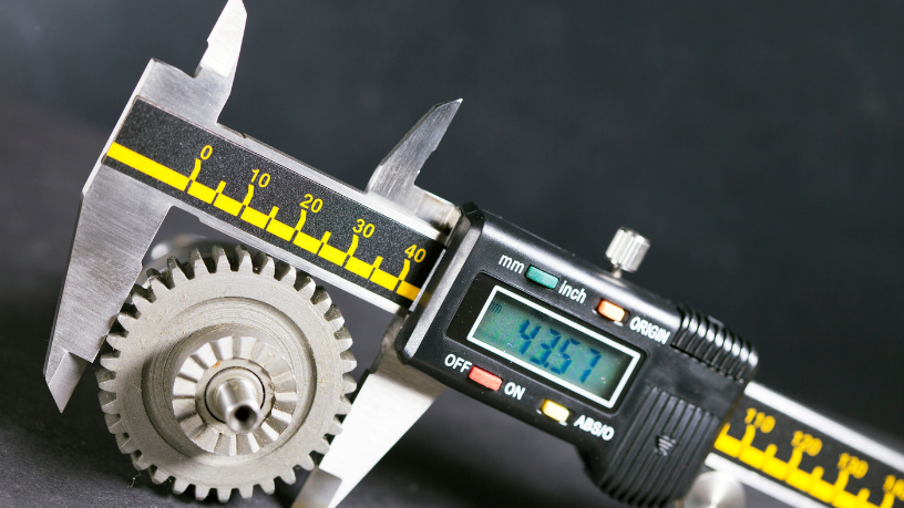 Estudo dos critérios geotécnicos determinantes na seleção de painéis duplos para contenções de corte profundo, elaborado para Valderci Malagosini Machado.