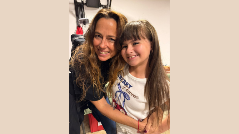 Ao lado de Fernanda Paes Leme, Laryssa Ayres e da diretora Roberta Richard, Juju Teófilo inicia as gravações da novela vertical do Globoplay Juju Teófilo dá início às gravações de mais uma aposta do Globoplay, em parceria com a Non Stop.