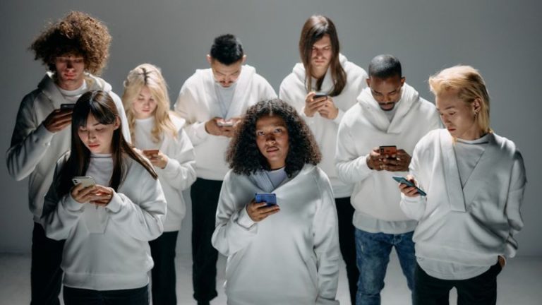 Palavras proibidas na internet: como a linguagem pode afetar seu alcance, reputação e até sua conta Palavras proibidas na internet: como a linguagem pode afetar seu alcance, reputação e até sua conta