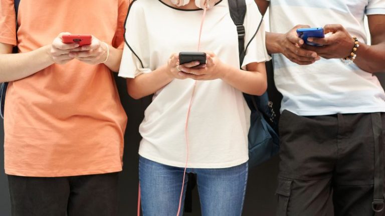 Treta entre influencers dos EUA expõe bastidores do poder digital e levanta debate sobre reputação online Treta entre influencers dos EUA expõe bastidores do poder digital e levanta debate sobre reputação online